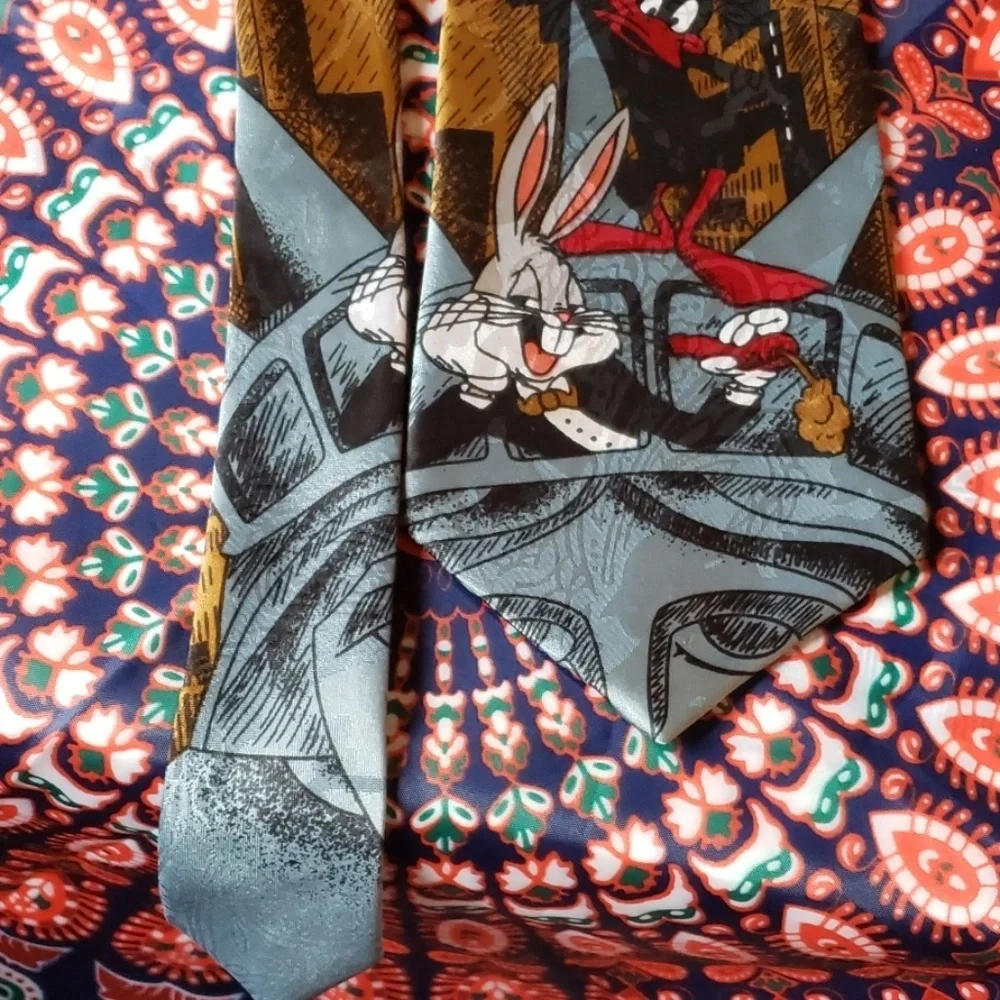 Vintage 1990's Warner Brothers Bugs Bunny Daffy Duck New York City necktie